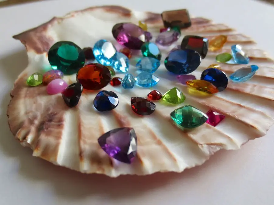 Trả lời Đá quý phong thủy là gì