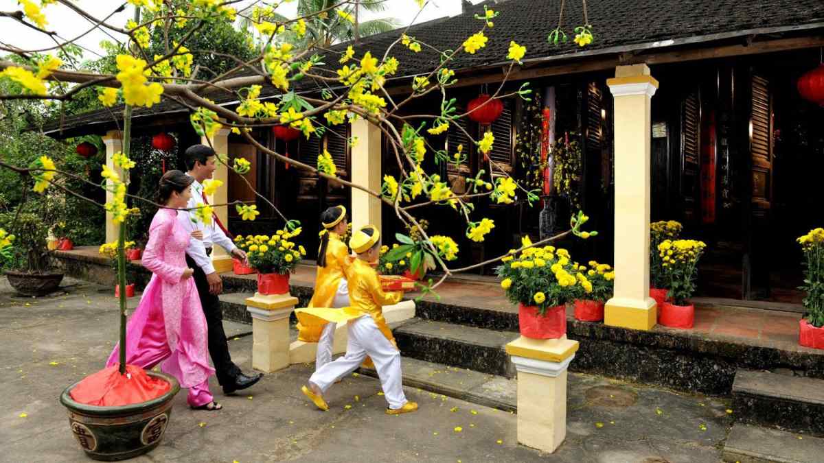 Tuổi hợp Xông Đất 2026