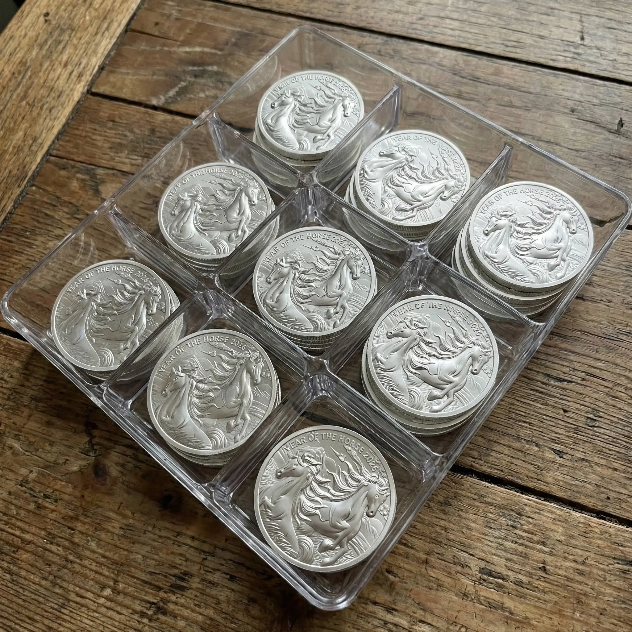 Bất chấp bão giá quốc tế, bạc miếng Ancarat vẫn giữ vững vị thế với mức sụt giảm không đáng kể (~1.23%) Bất chấp bão giá quốc tế, bạc miếng Ancarat vẫn giữ vững vị thế với mức sụt giảm không đáng kể (~1.23%)