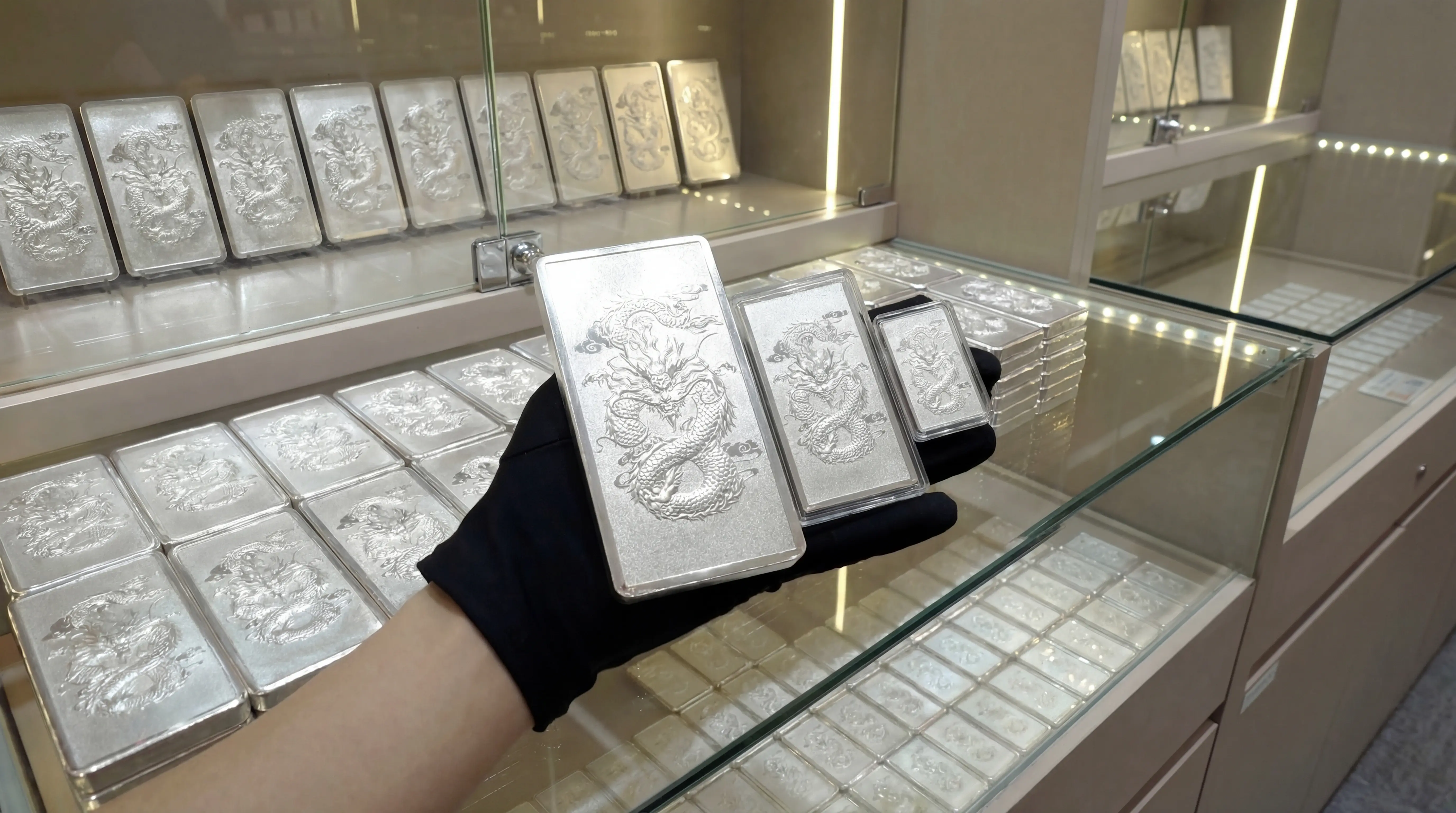 Các dòng bạc miếng Ancarat 99.9% với đa dạng trọng lượng từ 1 lượng đến 1kg, đáp ứng nhu cầu tích sản của mọi nhà đầu tư.