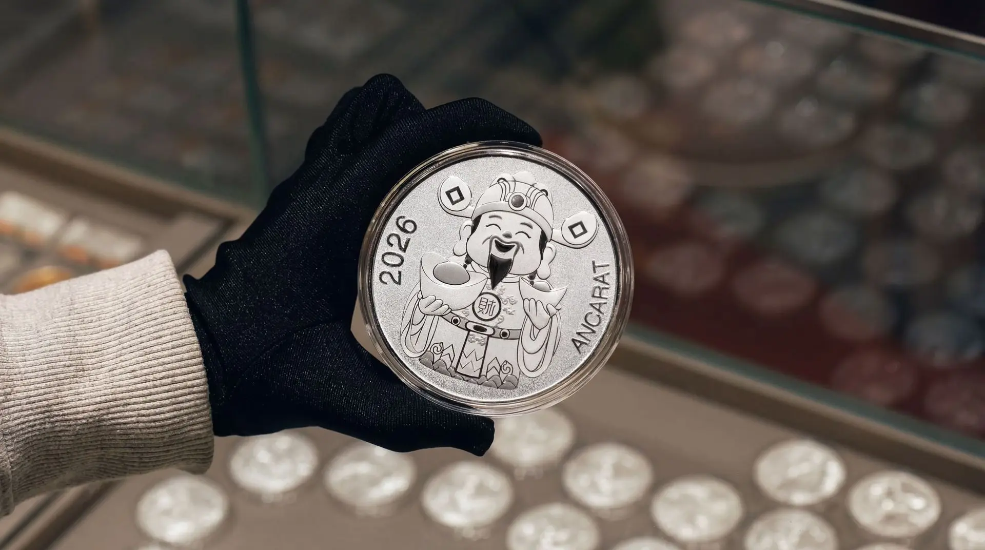 Với trọng lượng 5 lượng chuẩn xác và độ tinh khiết tối đa, sản phẩm là minh chứng cho tư duy tích lũy điềm tĩnh và tầm nhìn dài hạn của chủ sở hữu. Do tinh khiet bac nguyen chat 999.9 cua Bac Than Tai Van Phuc 5 Luong