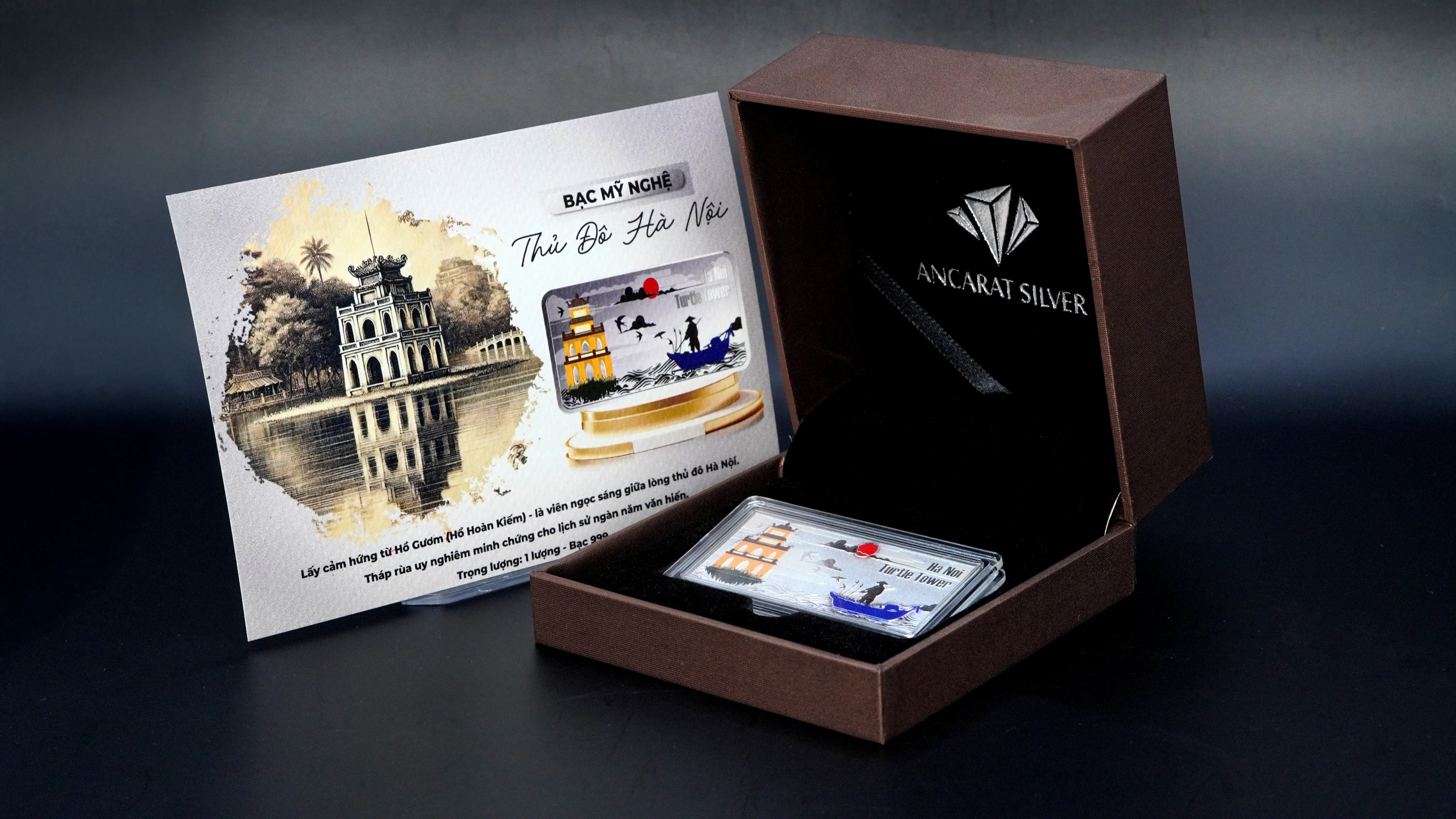 Căng thẳng leo thang tại Eo biển Hormuz – huyết mạch dầu mỏ thế giới – là nguyên nhân trực tiếp thúc đẩy dòng tiền chảy vào kim loại bạc.