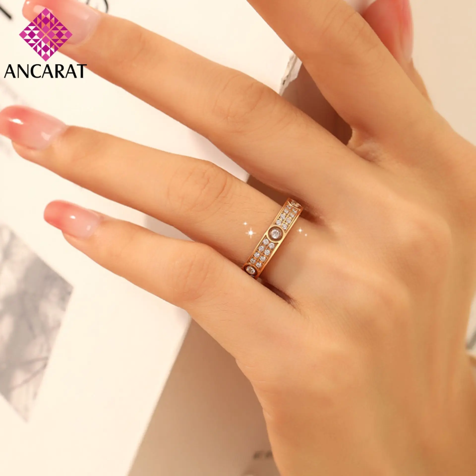 Nhẫn cầu hôn đeo ngón nào theo phương tây